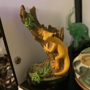 Orange Gecko Climbing Decor for Reptile Habitats